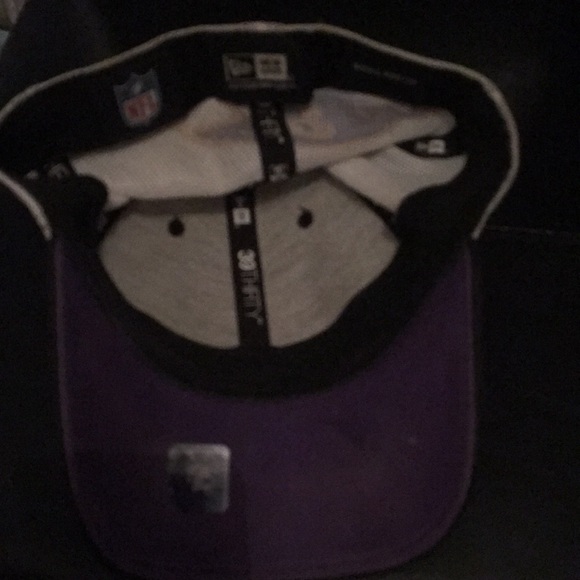 Ravens hat with mesh on back - Picture 3 of 3